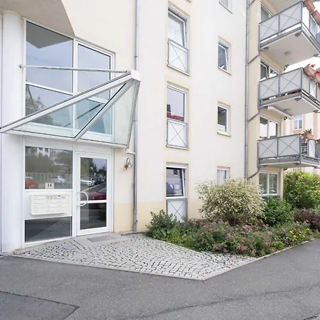 Spitzen-ferienwohnung In Der Spitzenstadt Apartment
