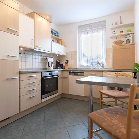 Spitzen-ferienwohnung In Der Spitzenstadt Apartment *