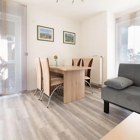 Appartement Spitzen-ferienwohnung In Der Spitzenstadt