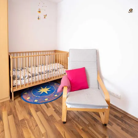 Spitzen-ferienwohnung In Der Spitzenstadt Apartment *